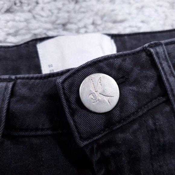 One Teaspoon 2020 Black Swan Denim Mini Skirt Size 25 Nwt Raw Cutoff Hem Stretch — image 8 of 8